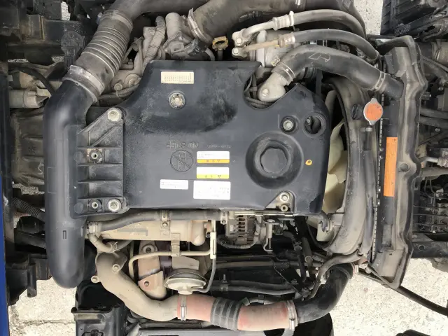 いすゞ エルフ BKG-NKR85AN(2WD)の写真16