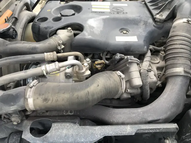 いすゞ エルフ BKG-NKR85AN(2WD)の写真17