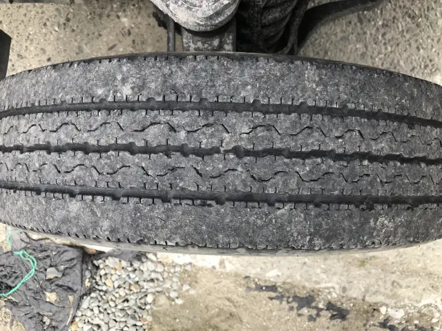 いすゞ エルフ BKG-NKR85AN(2WD)の写真20