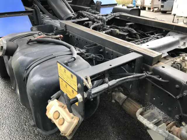 いすゞ エルフ BKG-NKR85AN(2WD)の写真32