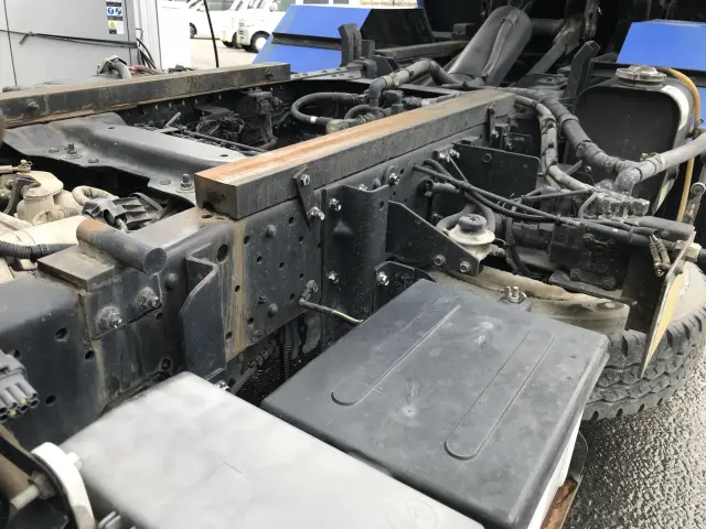 いすゞ エルフ BKG-NKR85AN(2WD)の写真33