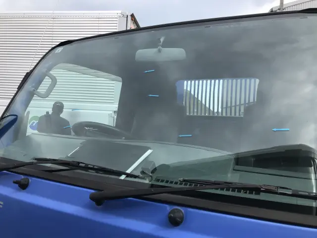 いすゞ エルフ BKG-NKR85AN(2WD)の写真34