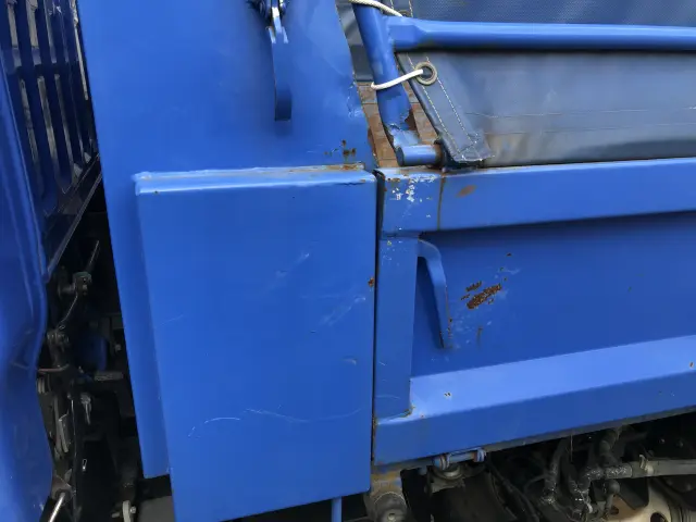 いすゞ エルフ BKG-NKR85AN(2WD)の写真38