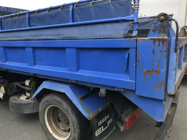 いすゞ エルフ BKG-NKR85AN(2WD)の写真39