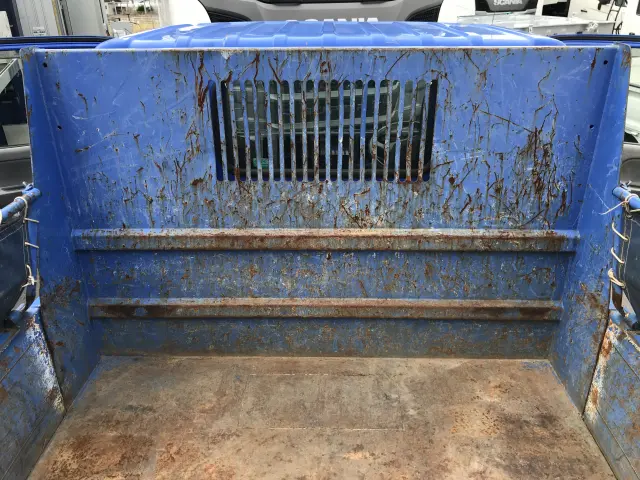 いすゞ エルフ BKG-NKR85AN(2WD)の写真41