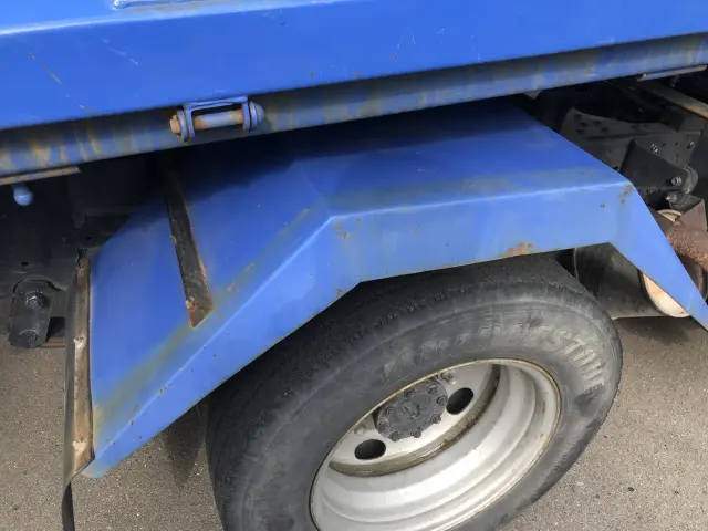 いすゞ エルフ BKG-NKR85AN(2WD)の写真44