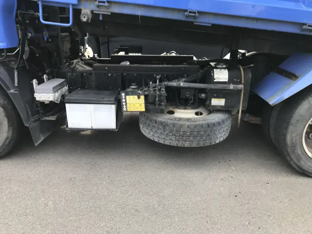 いすゞ エルフ BKG-NKR85AN(2WD)の写真45