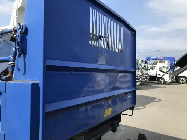 いすゞ エルフ BKG-NKR85AN(2WD)の写真48