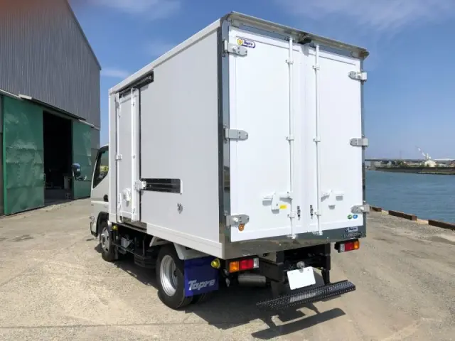 三菱 キャンター 2RG-FBAV0(2WD)の写真3