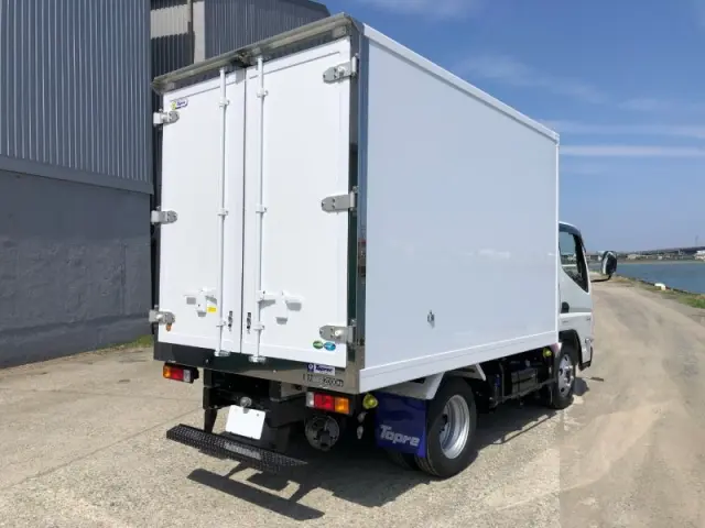 三菱 キャンター 2RG-FBAV0(2WD)の写真4