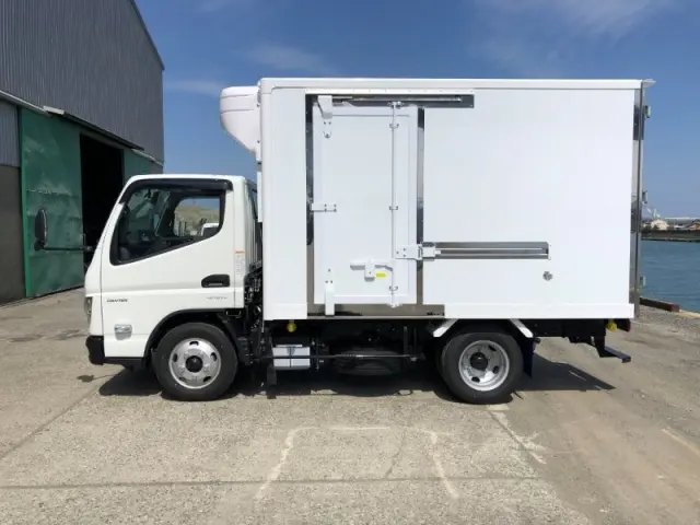 三菱 キャンター 2RG-FBAV0(2WD)の写真6