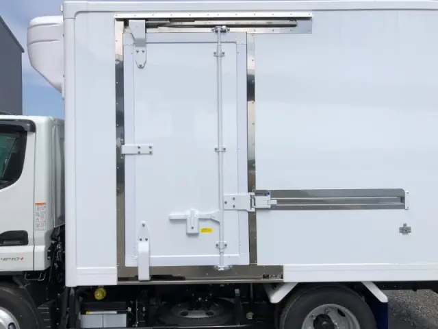 三菱 キャンター 2RG-FBAV0(2WD)の写真7