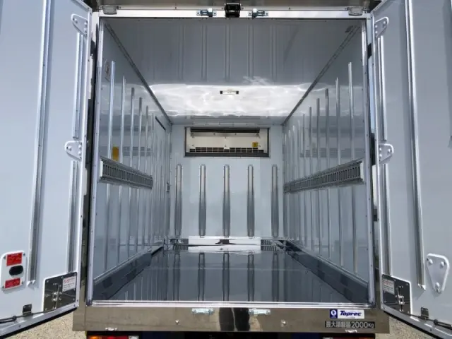 三菱 キャンター 2RG-FBAV0(2WD)の写真9