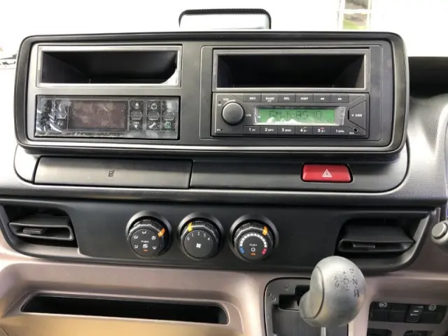 三菱 キャンター 2RG-FBAV0(2WD)の写真11