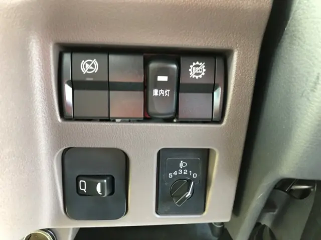 三菱 キャンター 2RG-FBAV0(2WD)の写真16
