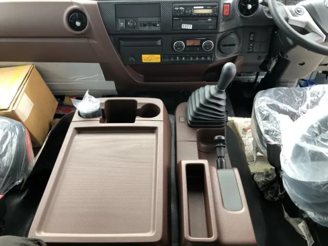 日野 レンジャー 2KG-FE2ACA(2WD)の写真12