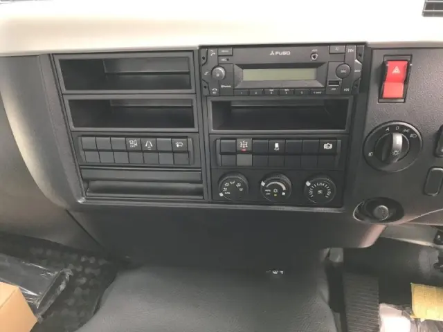 三菱 ファイター 2KG-FK72F(2WD)の写真15