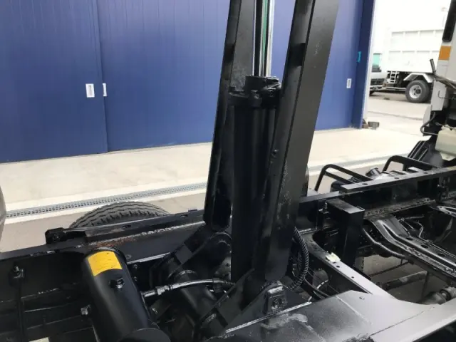 いすゞ フォワード TKG-FRR90S1(2WD)の写真31
