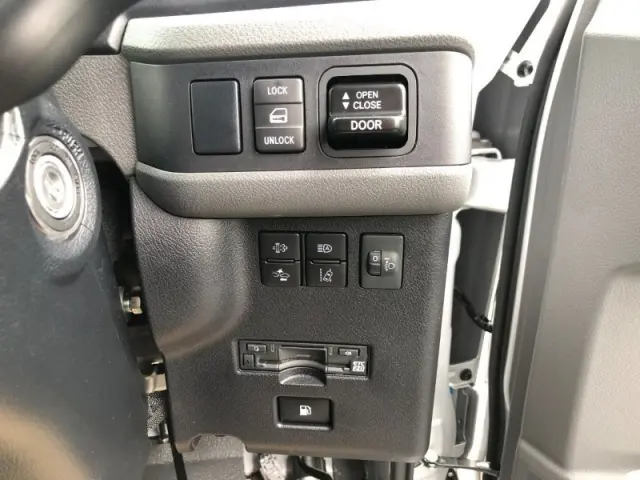 トヨタ コースター 2WG-GDB110(2WD)の写真12