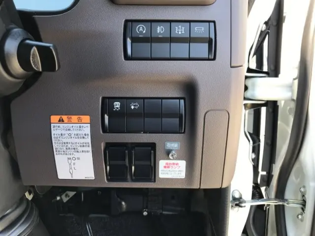 三菱 キャンター 2RG-FEB80(2WD)の写真14