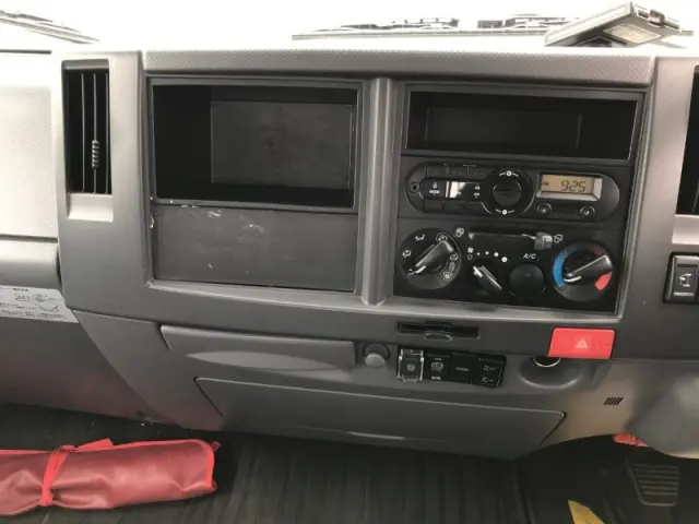 いすゞ エルフ TRG-NPR85AR(2WD)の写真10