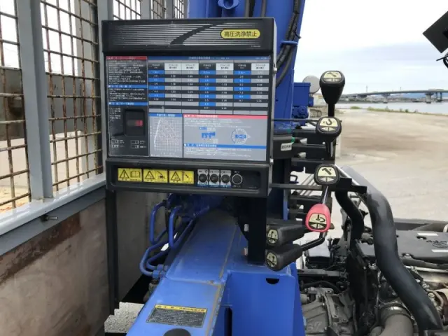 いすゞ エルフ TRG-NPR85AR(2WD)の写真29