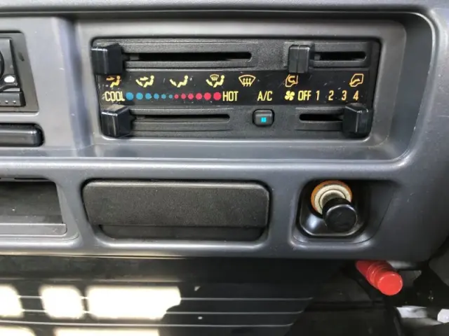 いすゞ エルフ PB-NPR81AR(2WD)の写真10