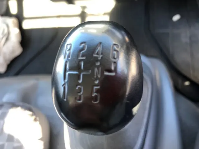 いすゞ エルフ PB-NPR81AR(2WD)の写真11