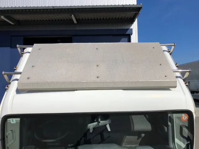 いすゞ エルフ PB-NPR81AR(2WD)の写真40