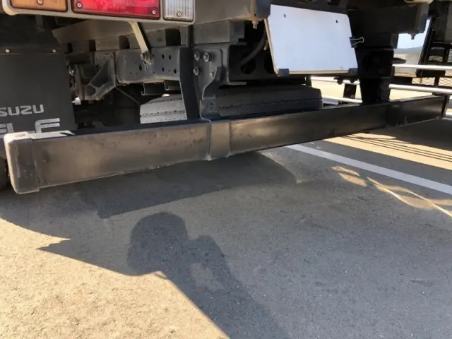 いすゞ エルフ PB-NPR81AR(2WD)の写真46
