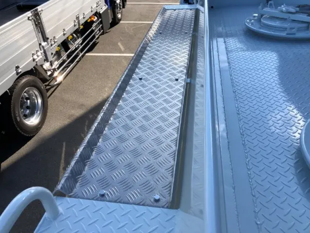 三菱 キャンター 2PG-FEA80(2WD)の写真44