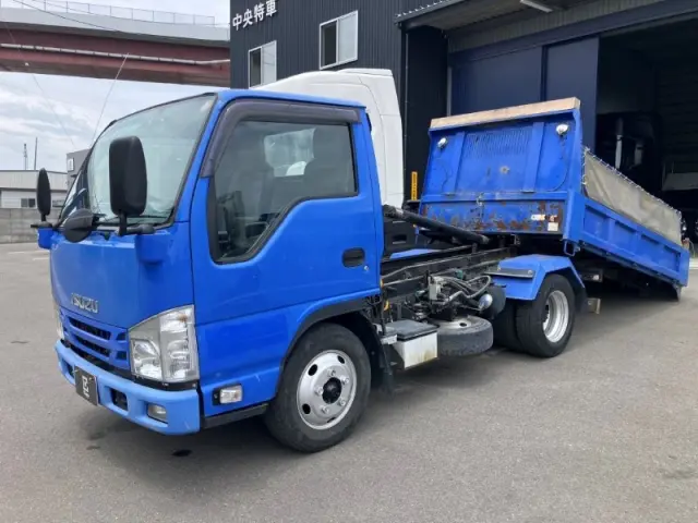 いすゞ エルフ TPG-NKR85AN(2WD)の写真1