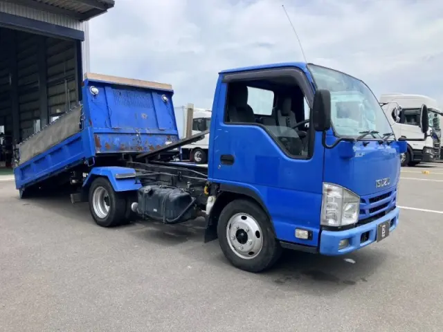 いすゞ エルフ TPG-NKR85AN(2WD)の写真2