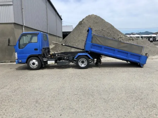 いすゞ エルフ TPG-NKR85AN(2WD)の写真9