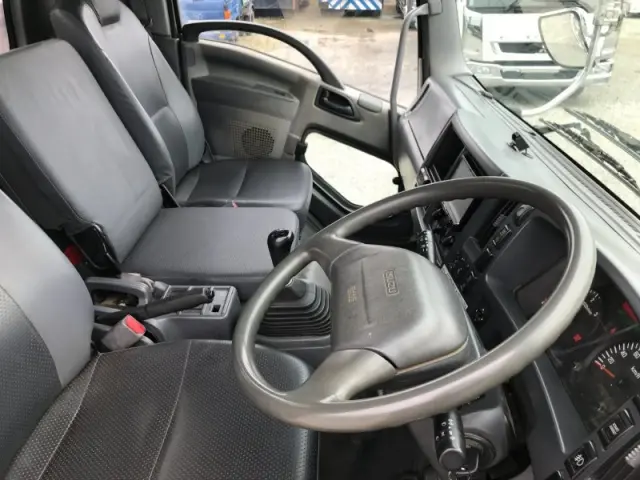 いすゞ フォワード TKG-FRR90S2(2WD)の写真8