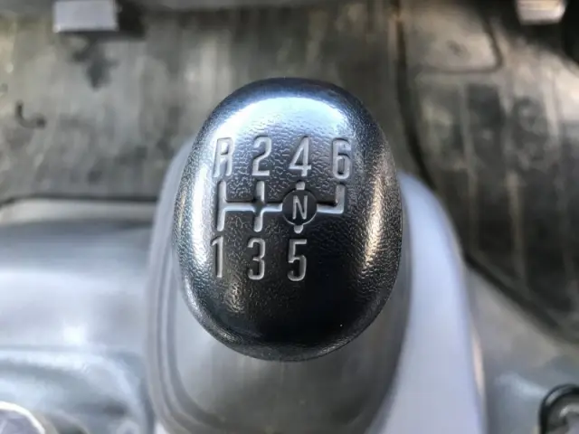 いすゞ エルフ 2RG-NPR88YN(2WD)の写真10