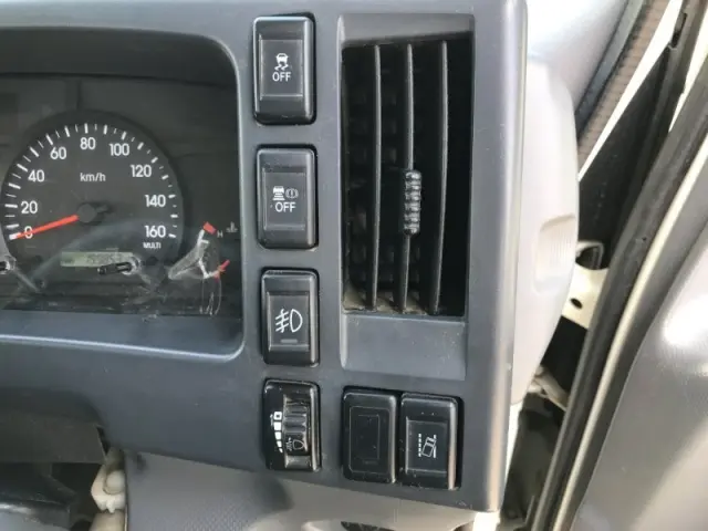 いすゞ エルフ 2RG-NPR88YN(2WD)の写真12
