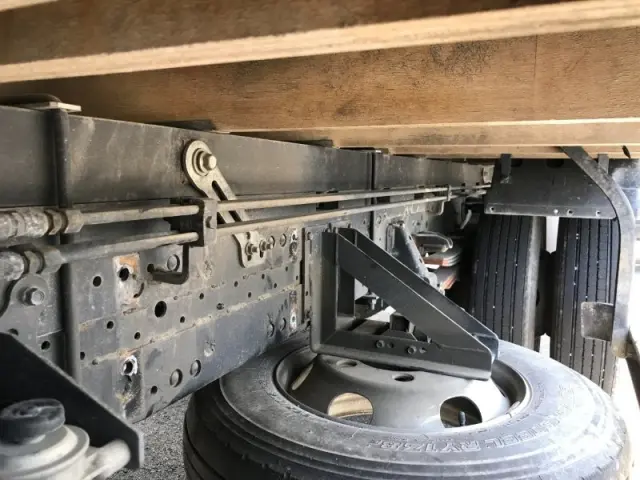 いすゞ エルフ 2RG-NPR88YN(2WD)の写真25