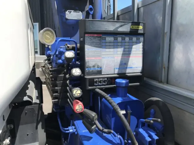 いすゞ エルフ 2RG-NPR88YN(2WD)の写真27