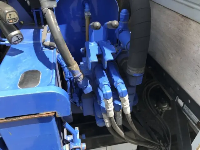 いすゞ エルフ 2RG-NPR88YN(2WD)の写真28