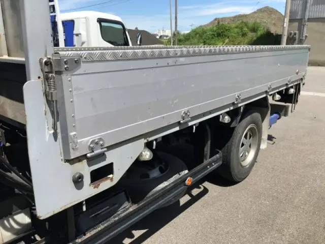 いすゞ エルフ 2RG-NPR88YN(2WD)の写真32