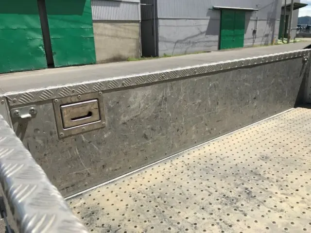 いすゞ エルフ 2RG-NPR88YN(2WD)の写真37
