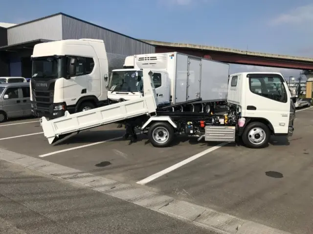 三菱 キャンター 2RG-FBA60(2WD)の写真6