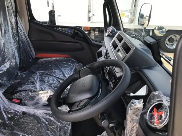 三菱 キャンター 2RG-FBA60(2WD)の写真8