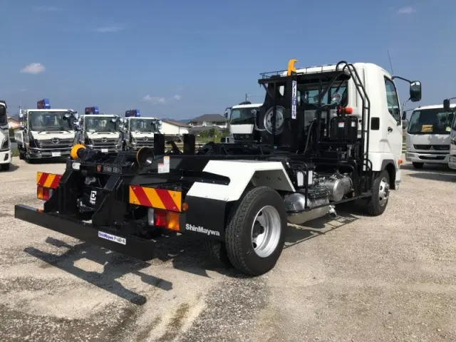 三菱 ファイター 2KG-FK72F(2WD)の写真4