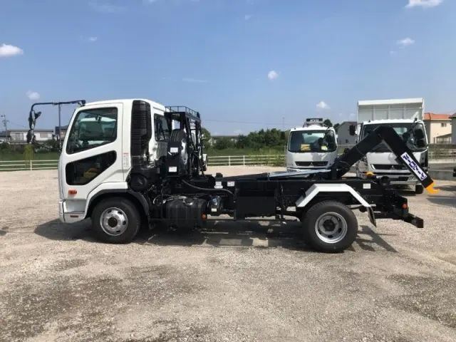 三菱 ファイター 2KG-FK72F(2WD)の写真5