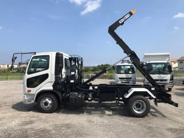 三菱 ファイター 2KG-FK72F(2WD)の写真6