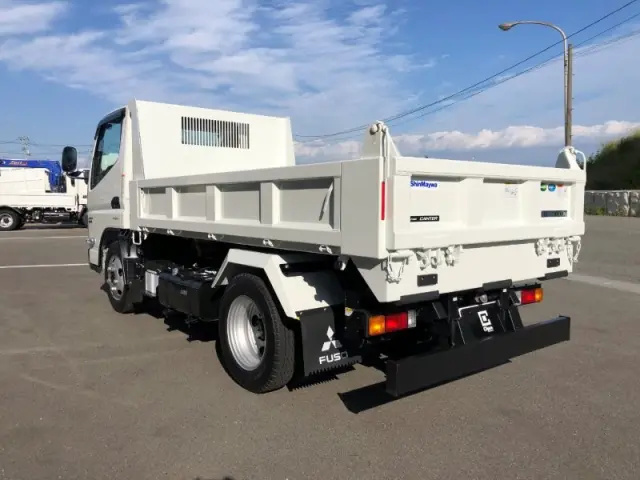 三菱 キャンター 2RG-FBA60(2WD)の写真3