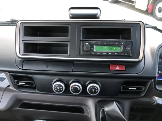 三菱 キャンター 2RG-FBA60(2WD)の写真14