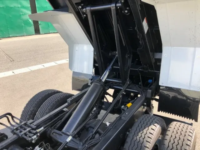 三菱 キャンター 2RG-FBA60(2WD)の写真33